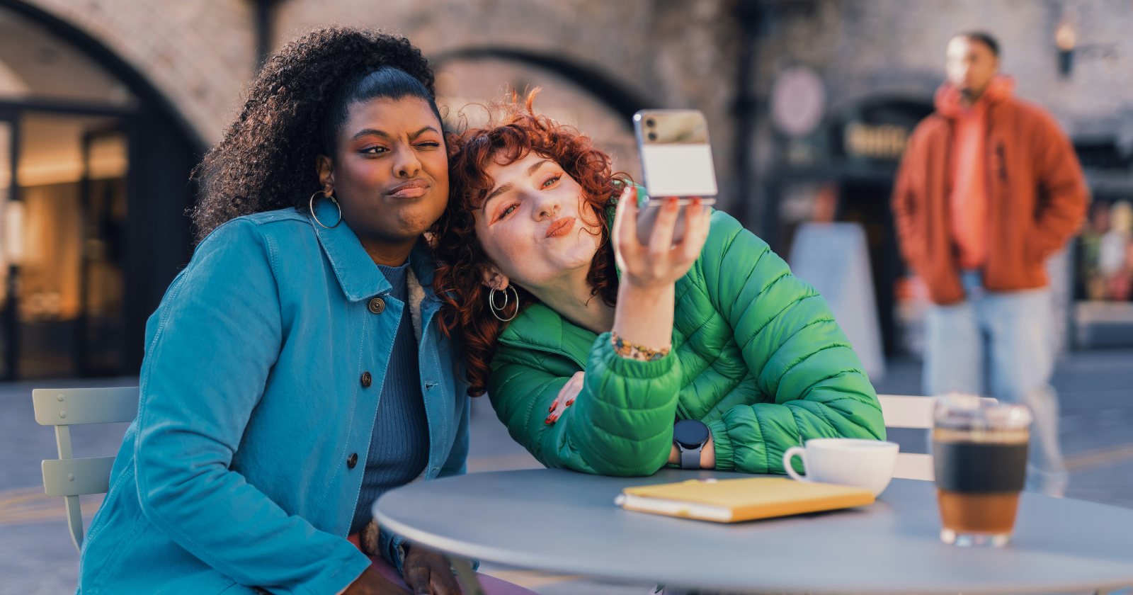 8 red flags someone is faking kindness to hide who they really are