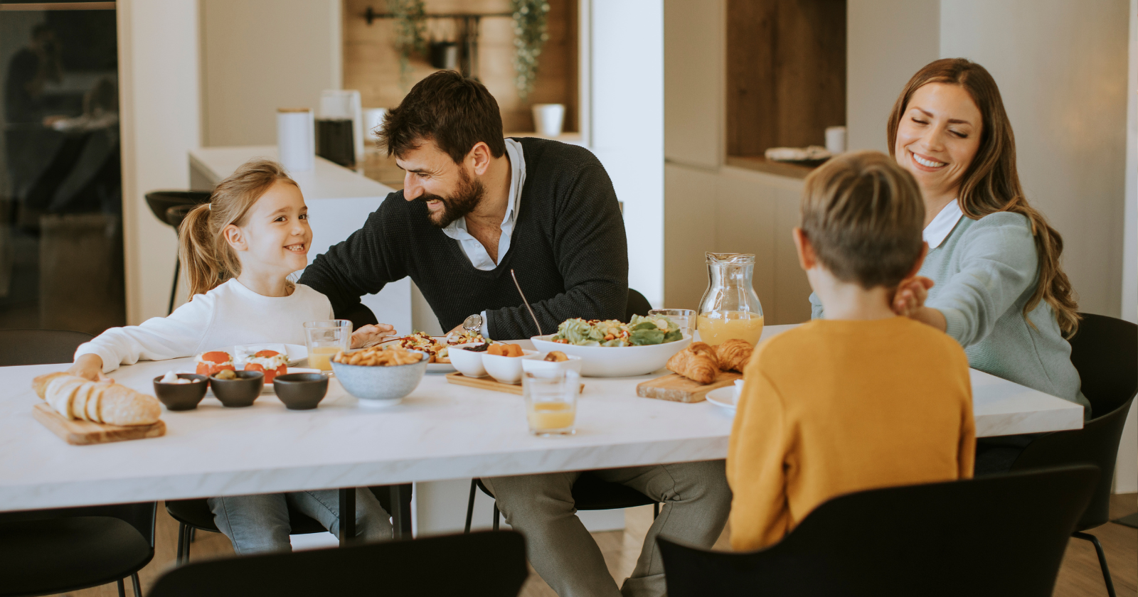 If your parents enforced these 8 dinner table rules growing up, they were teaching you upper class etiquette without you realizing it