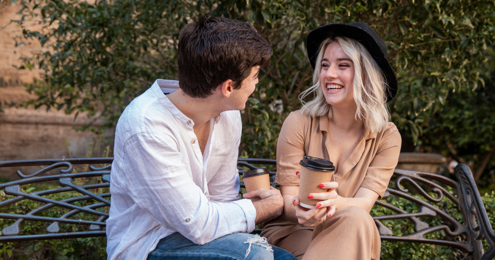 Psychology says people who are genuinely interesting to talk to always display these 8 qualities without realizing it