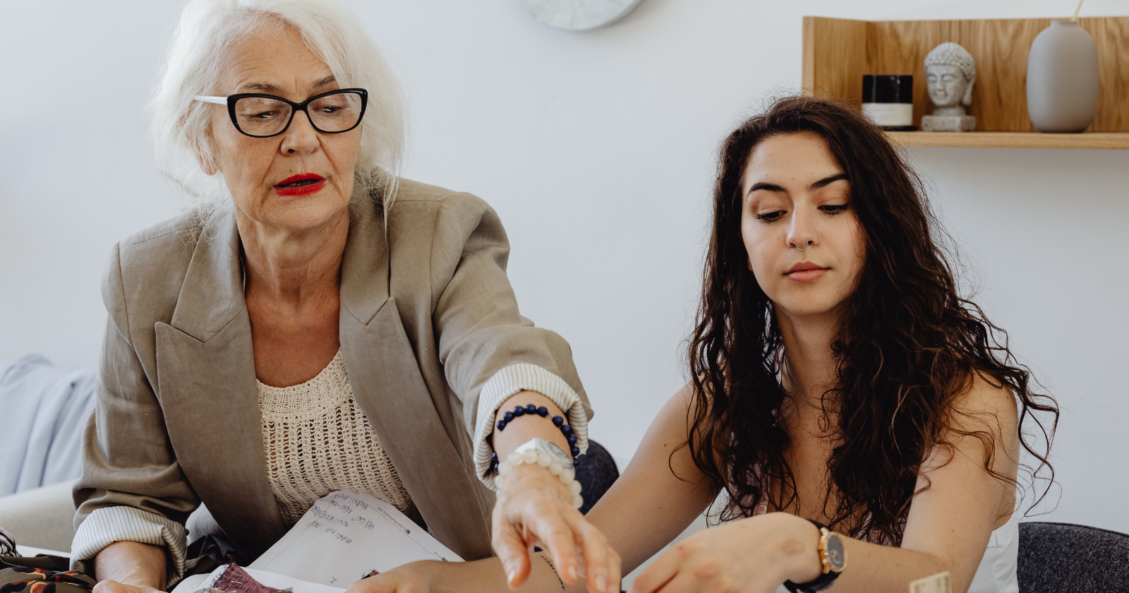 Boomers who didn’t receive much affection as a child usually display these 7 subtle behaviors without realizing it