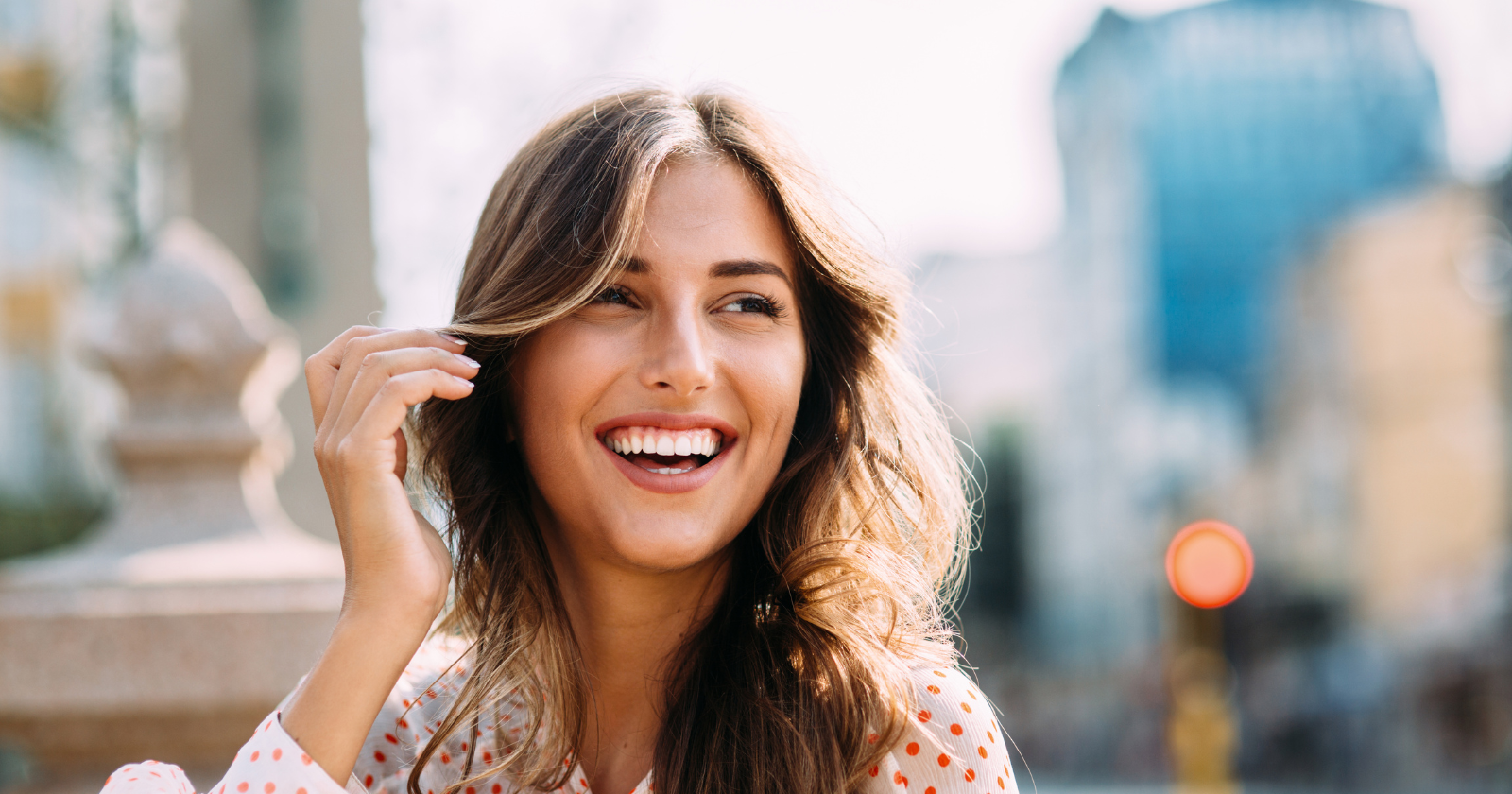 10 things that separate genuinely happy people from people who just look happy on social media