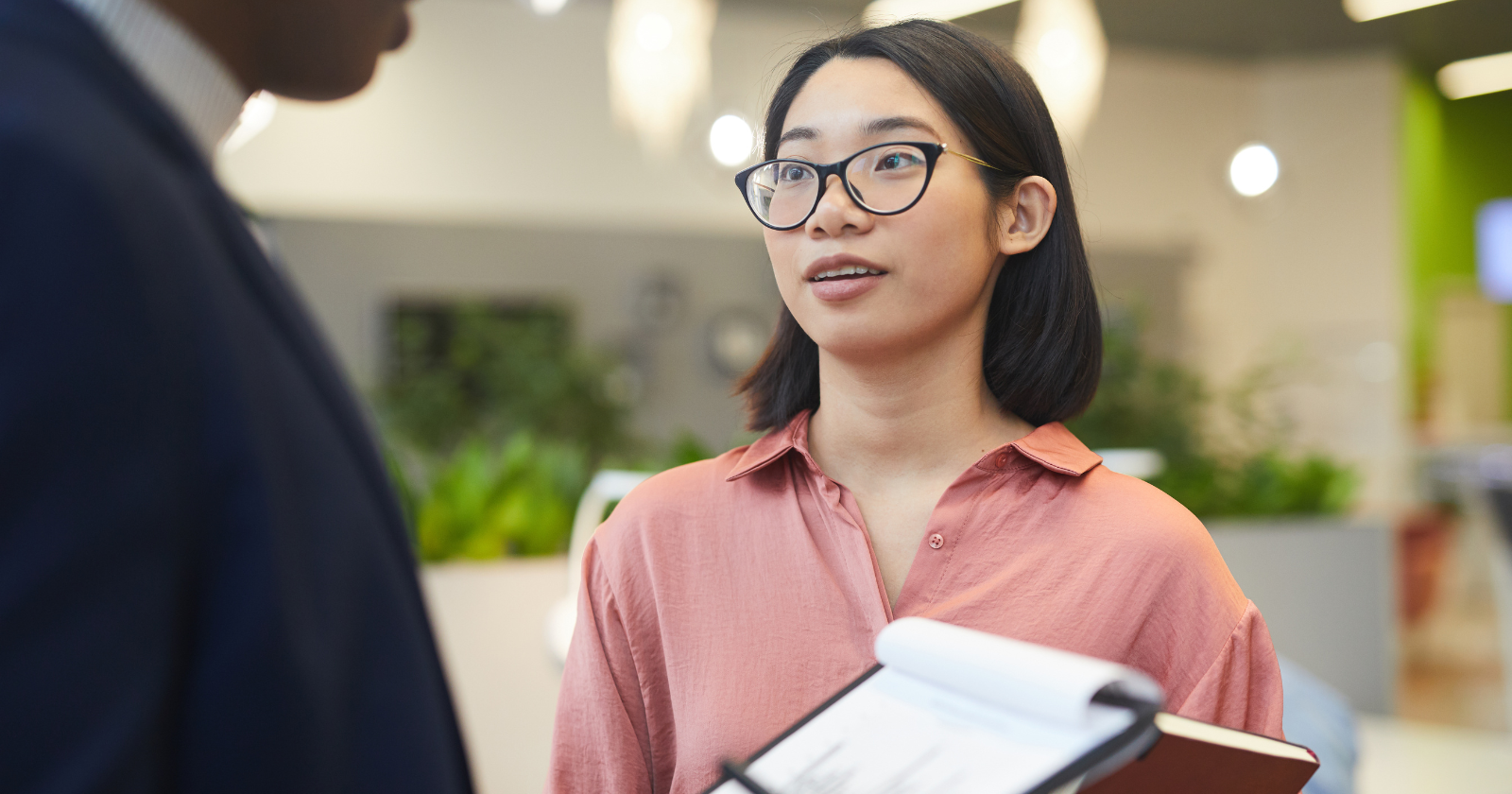 10 clever phrases that instantly shut down passive-aggressive comments without starting a fight - Silicon Canals