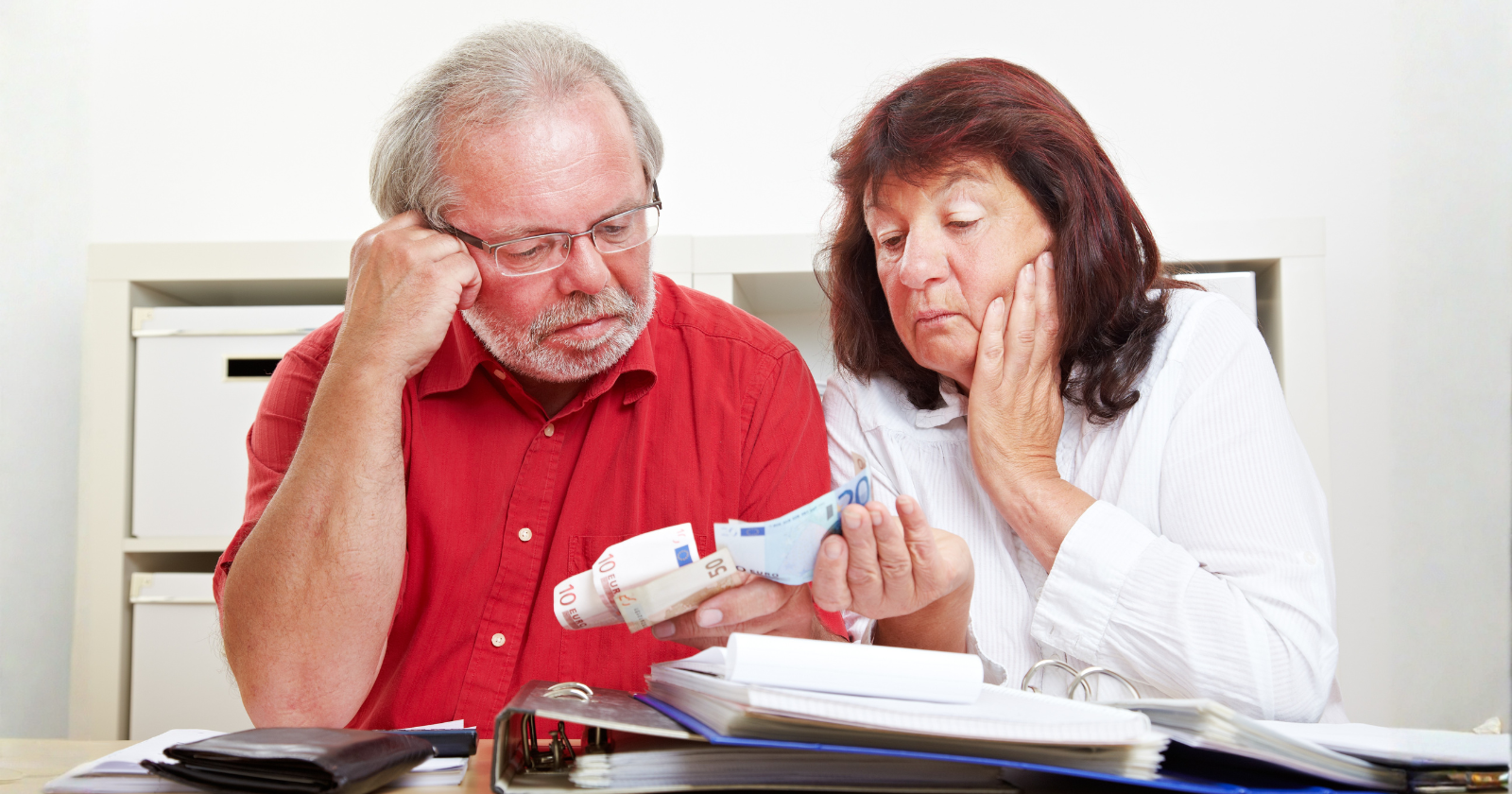 10 “normal” expenses that quietly wreck middle-class budgets