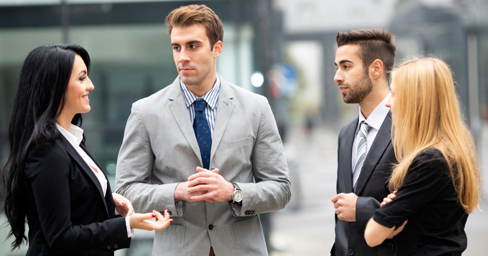 7 signs someone is a narcissist pretending to be humble, according to psychologists