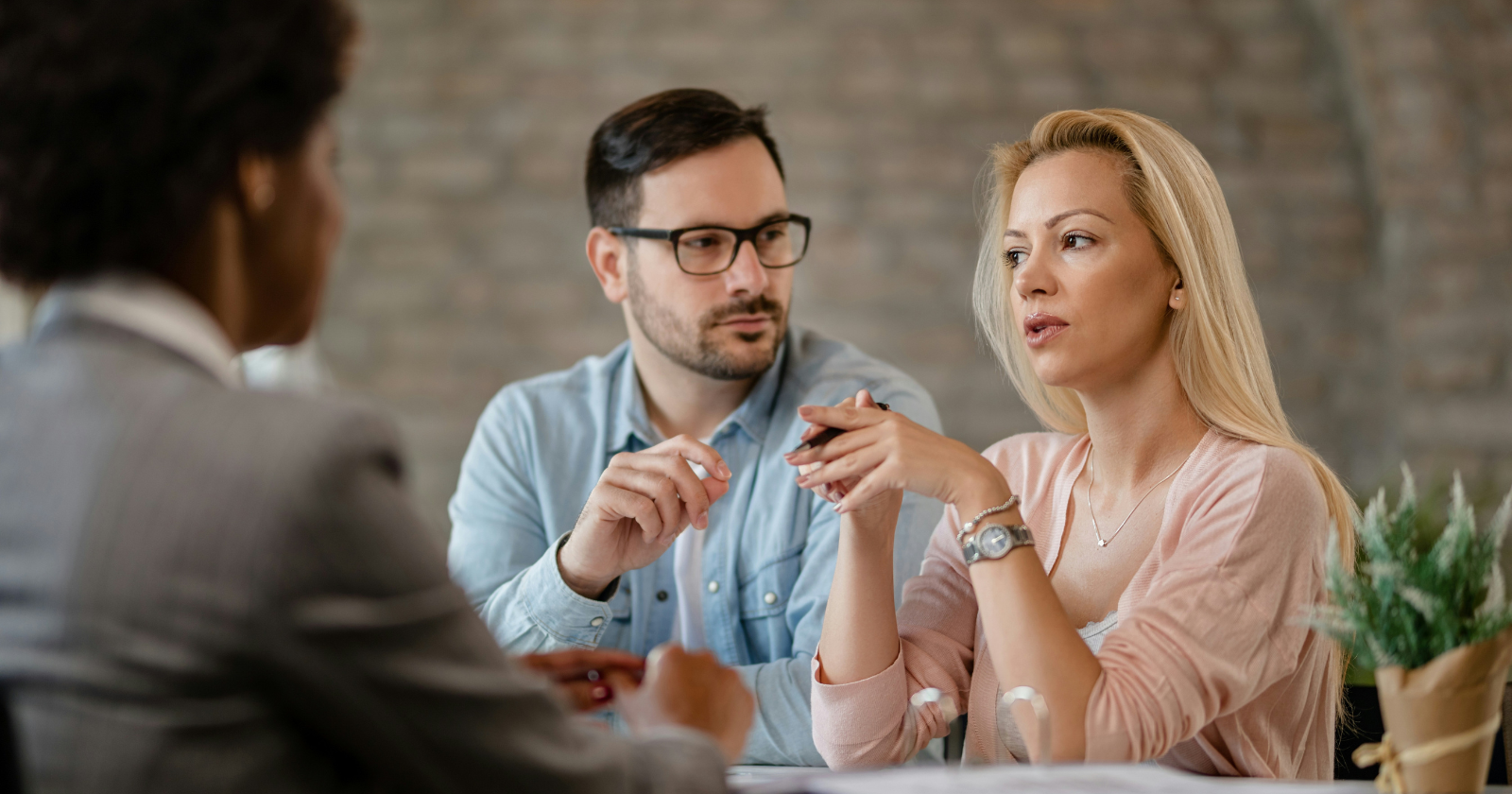 9 phrases that immediately make people trust you less, and most people use at least 3 of them daily without realizing the damage - Silicon Canals