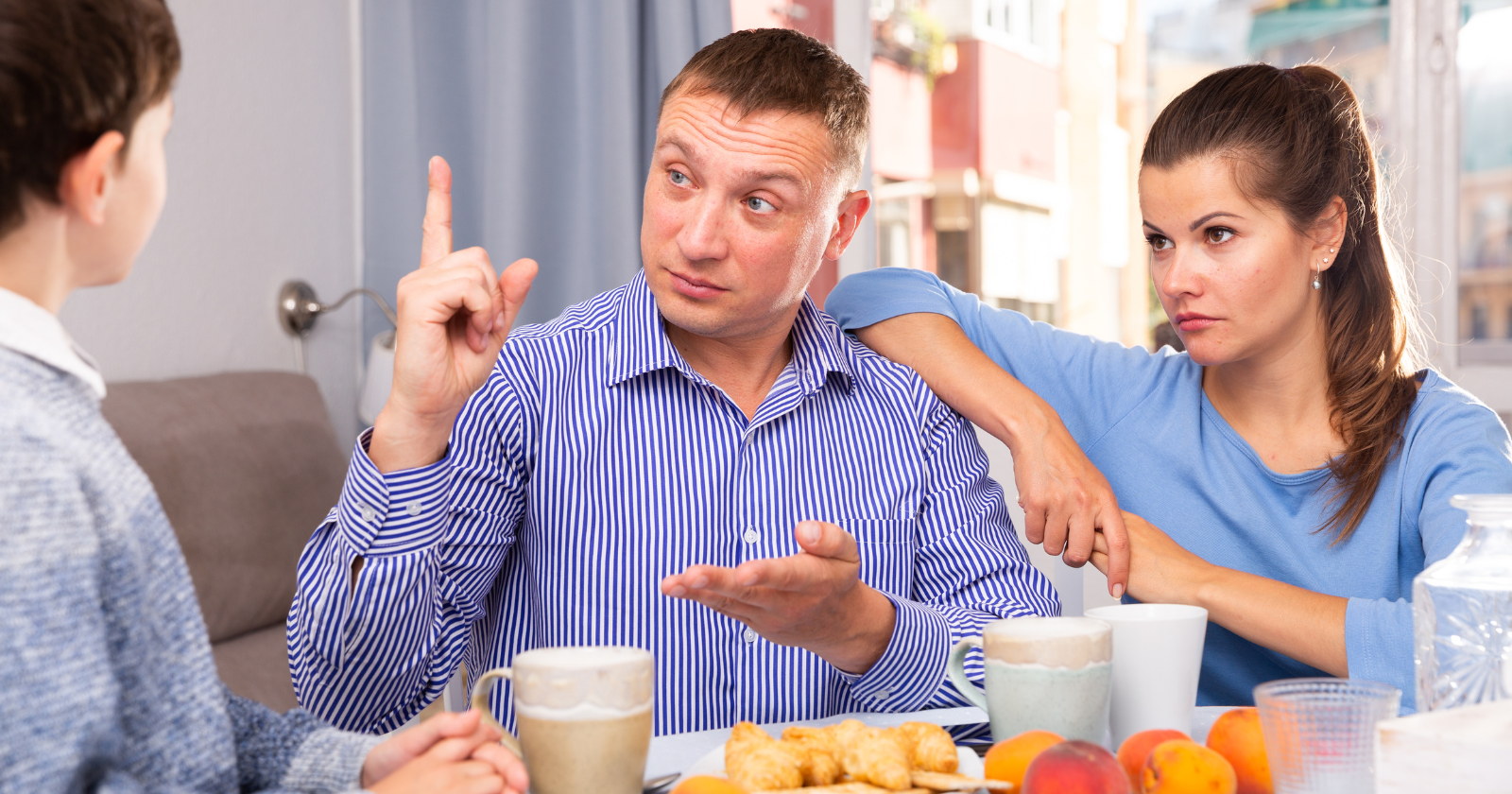 Psychology says people from strict homes often become adults who do these 7 things unconsciously