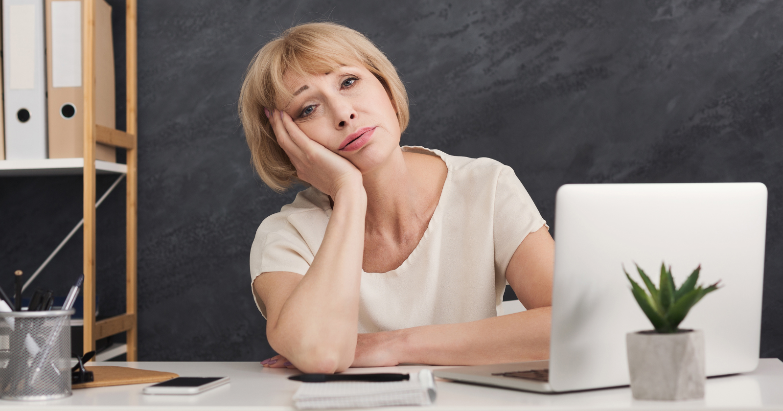 Psychology says people who feel stuck in life often repeat these 7 daily behaviors that quietly keep them there