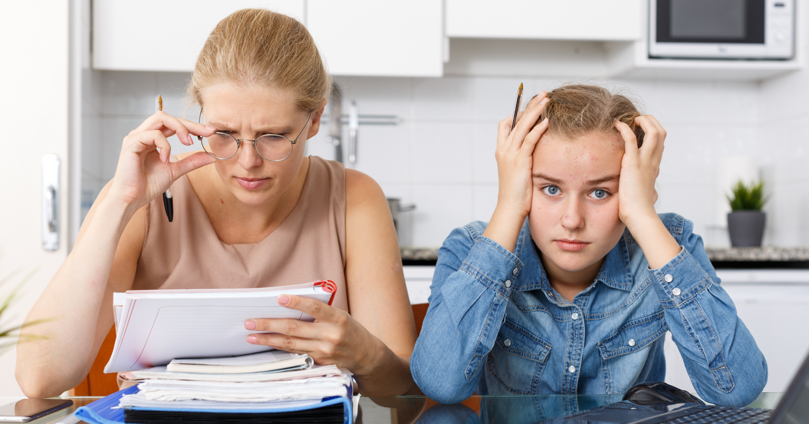 Psychology says strict parenting creates these 8 emotional habits that show up decades later - Silicon Canals