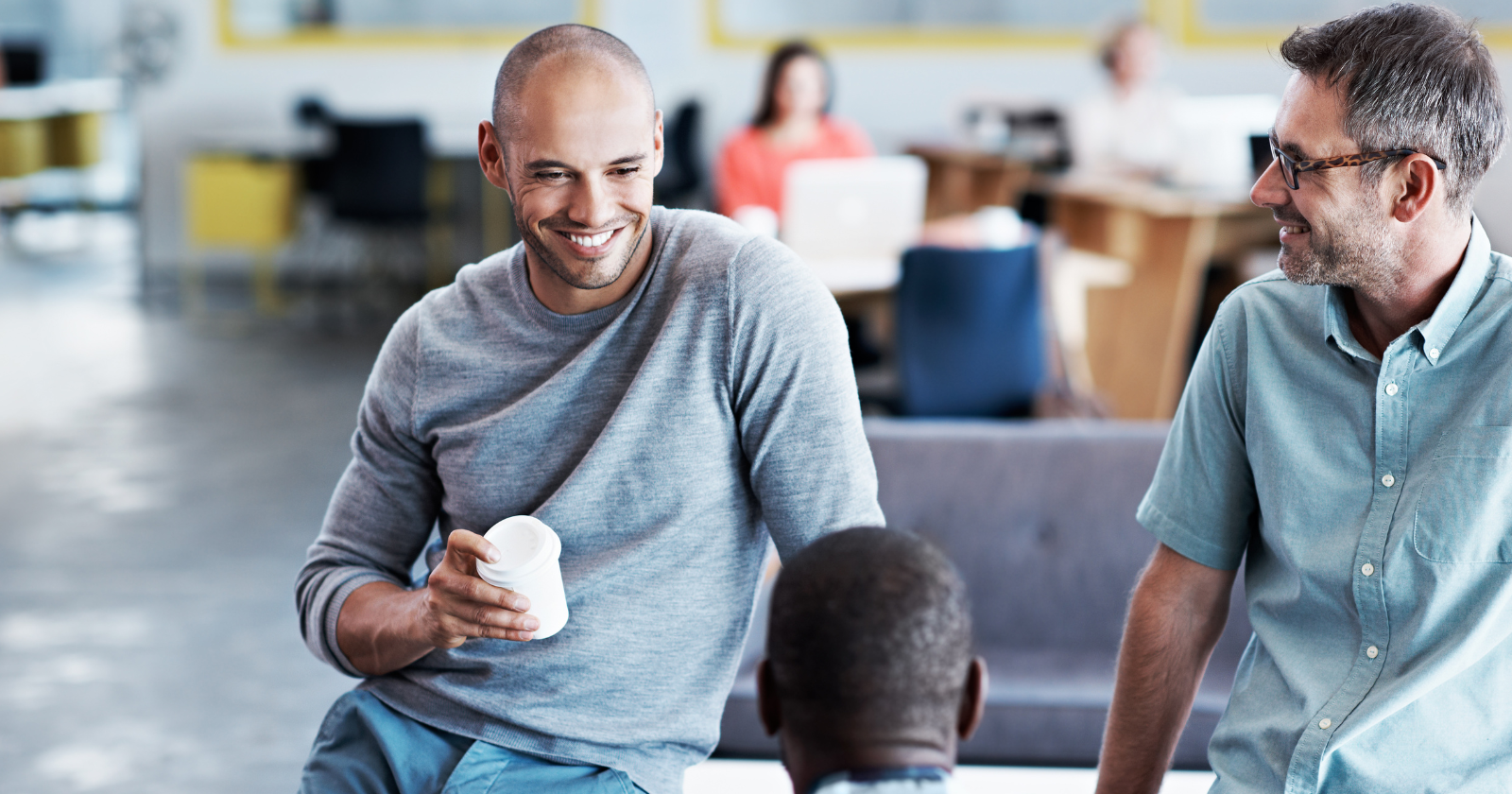 I used to dread social events until I learned these 7 ways to stay confident without forcing extroversion