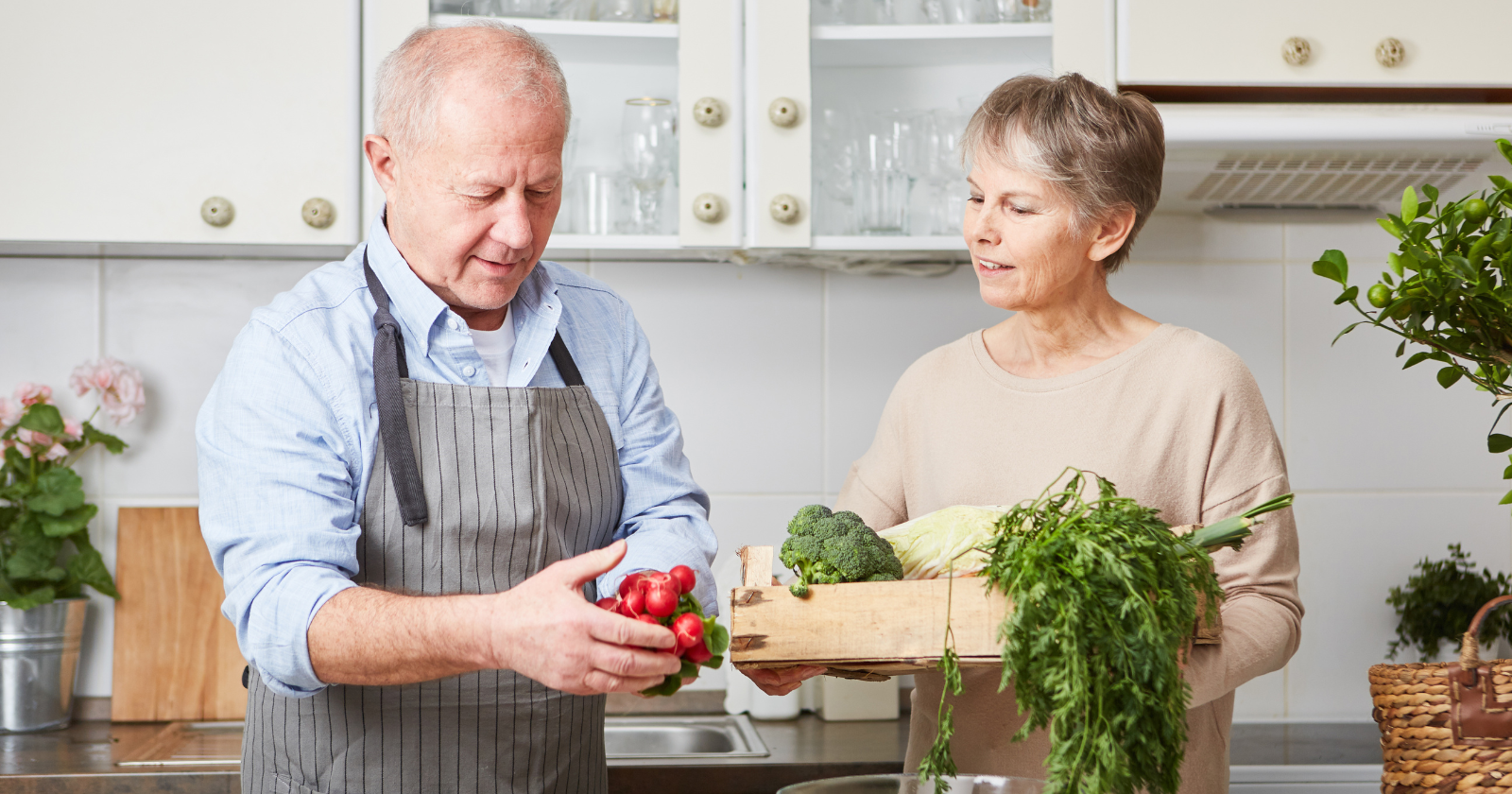 If you’re over 65 and still cook full meals from scratch regularly, psychology says you display these 7 traits most people have quietly abandoned