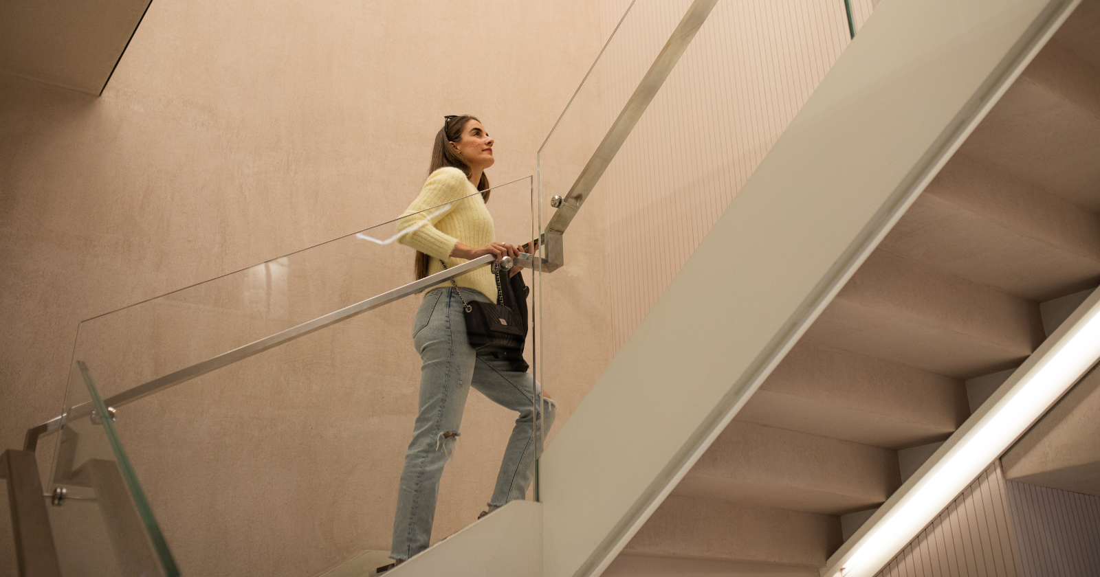 Psychology says people who take the stairs instead of the elevator when nobody is watching display these 6 traits that reveal how they were raised - Silicon Canals