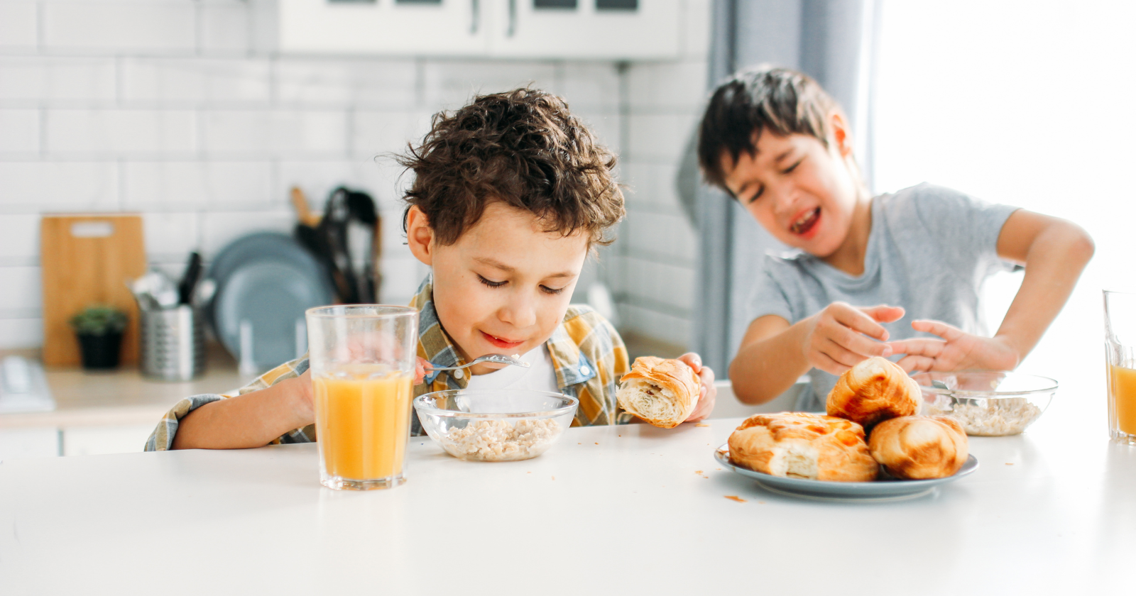 Psychology says children who had to parent themselves or their siblings don’t just lose their childhood — they develop a permanent nervous system dysregulation that makes rest feel dangerous and relaxation feel like neglecting an invisible responsibility