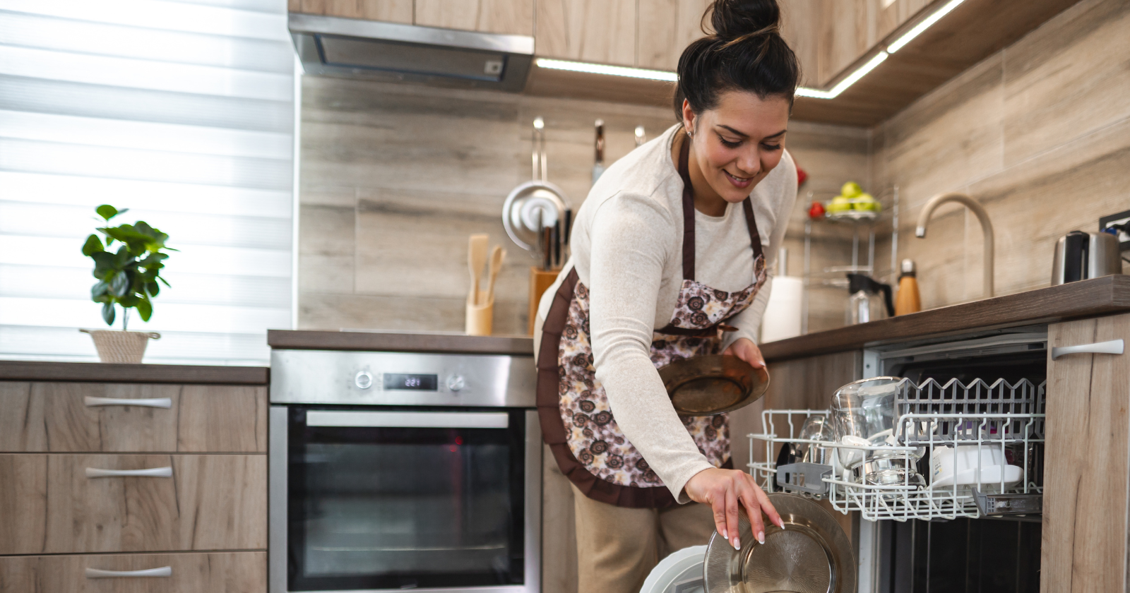 Psychology says the person in the family who always loads the dishwasher "their way" and reloads it after someone else tries is displaying these 7 patterns that explain far more than just kitchen preferences - Silicon Canals