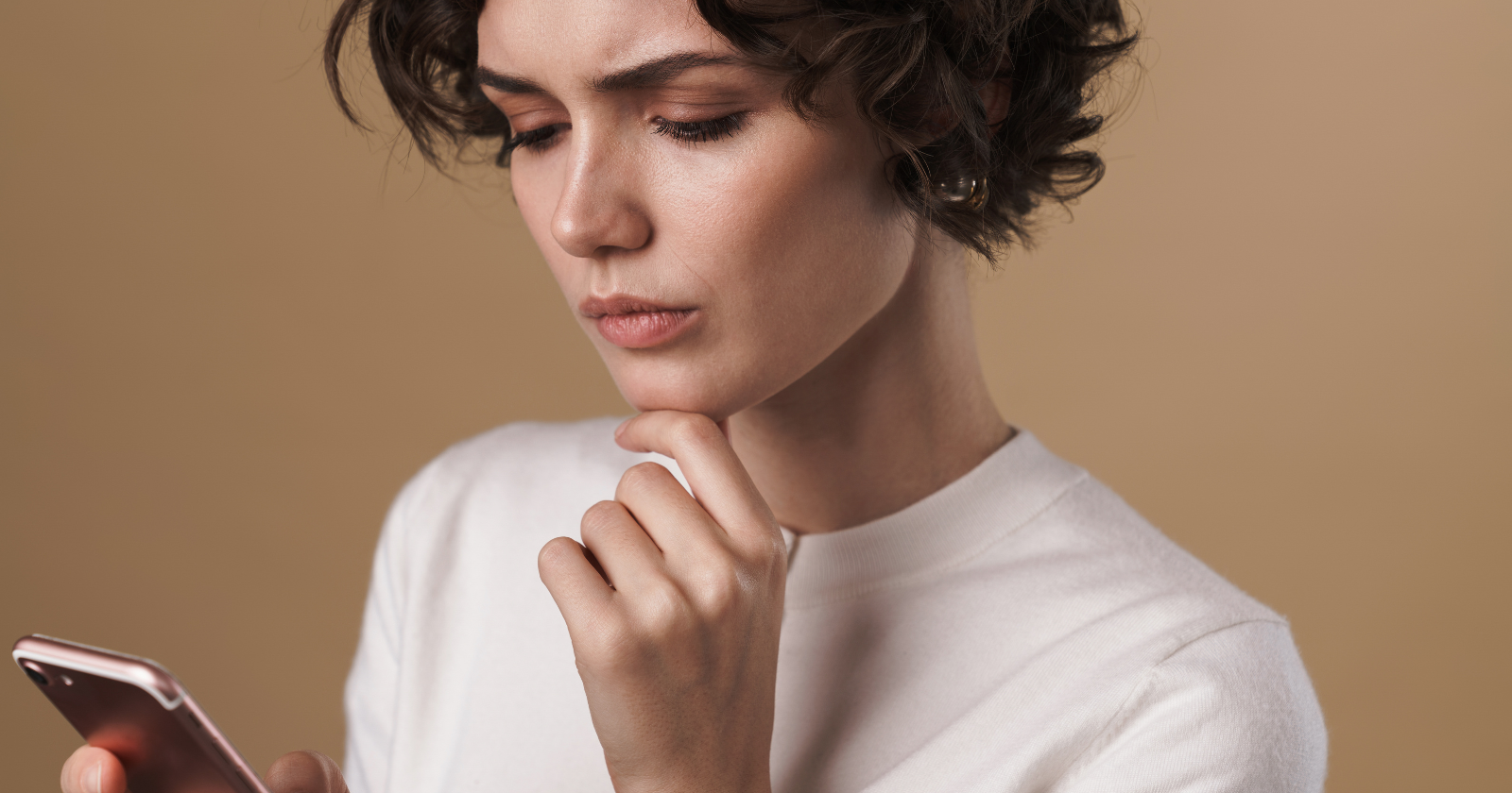 Psychology says people who prefer texting over phone calls aren’t antisocial—they typically have these 8 unique strengths