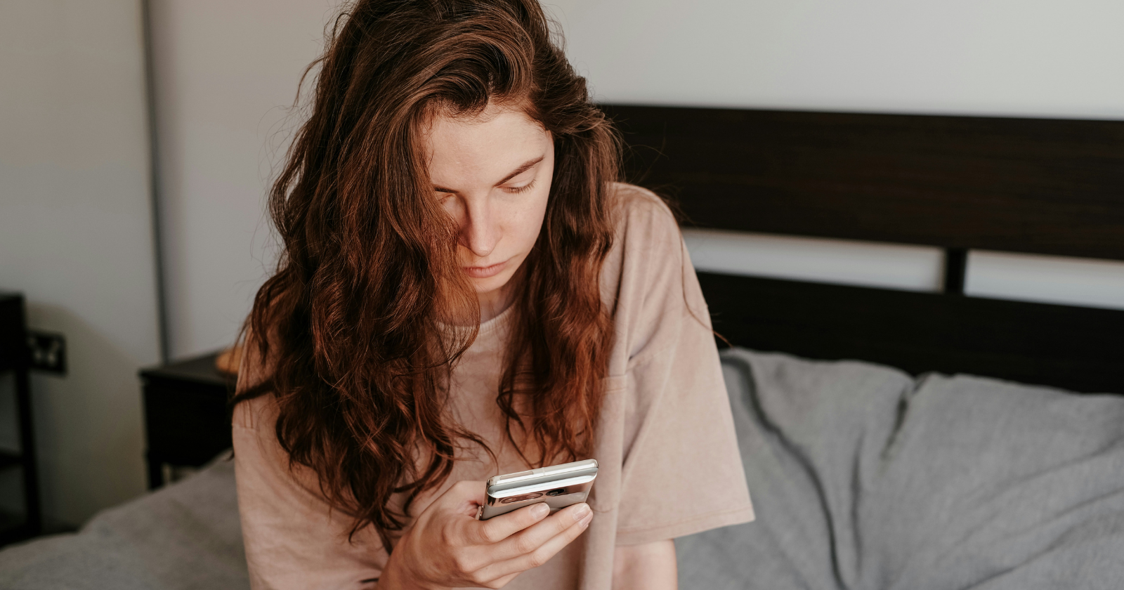 The cognitive damage of doomscrolling is measurable, psychology says, and it can look like anxiety - Silicon Canals