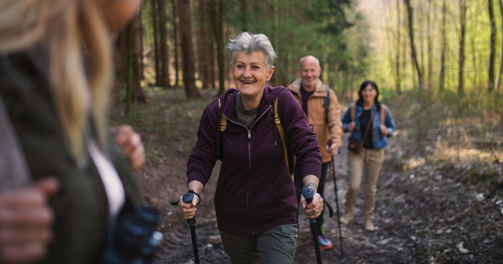 The walking mistake most people over 50 make that actually damages their knees - Silicon Canals