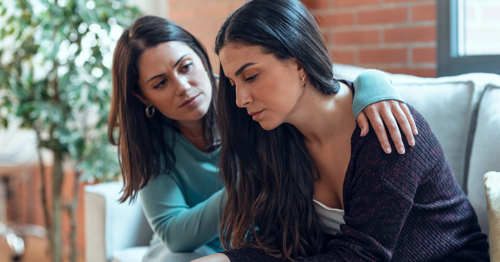 8 subtle things emotionally intelligent people never do when a friend is going through something difficult—and most well