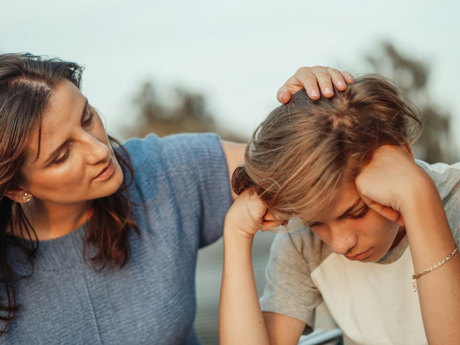 7 signs you were the emotional translator between your parents as a child and it permanently changed the way your brain processes your own feelings as an adult - Silicon Canals