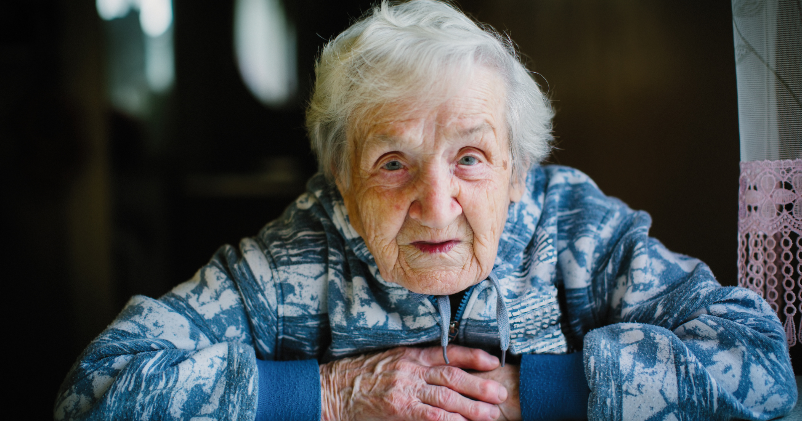 People who reach 90 without bitterness all share these 7 traits — and researchers say the critical one isn’t forgiveness, optimism, or gratitude. It’s a specific relationship with disappointment that most people never learn to build.