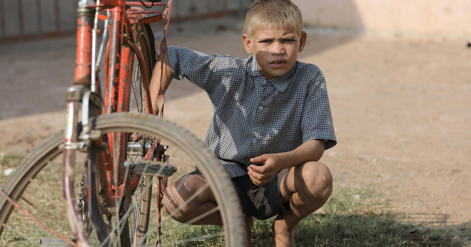 Psychology explains people who grew up in the 1960s aren't just tougher - they developed a specific kind of resilience that comes from being raised in an era when emotional comfort wasn't considered a basic right - Silicon Canals