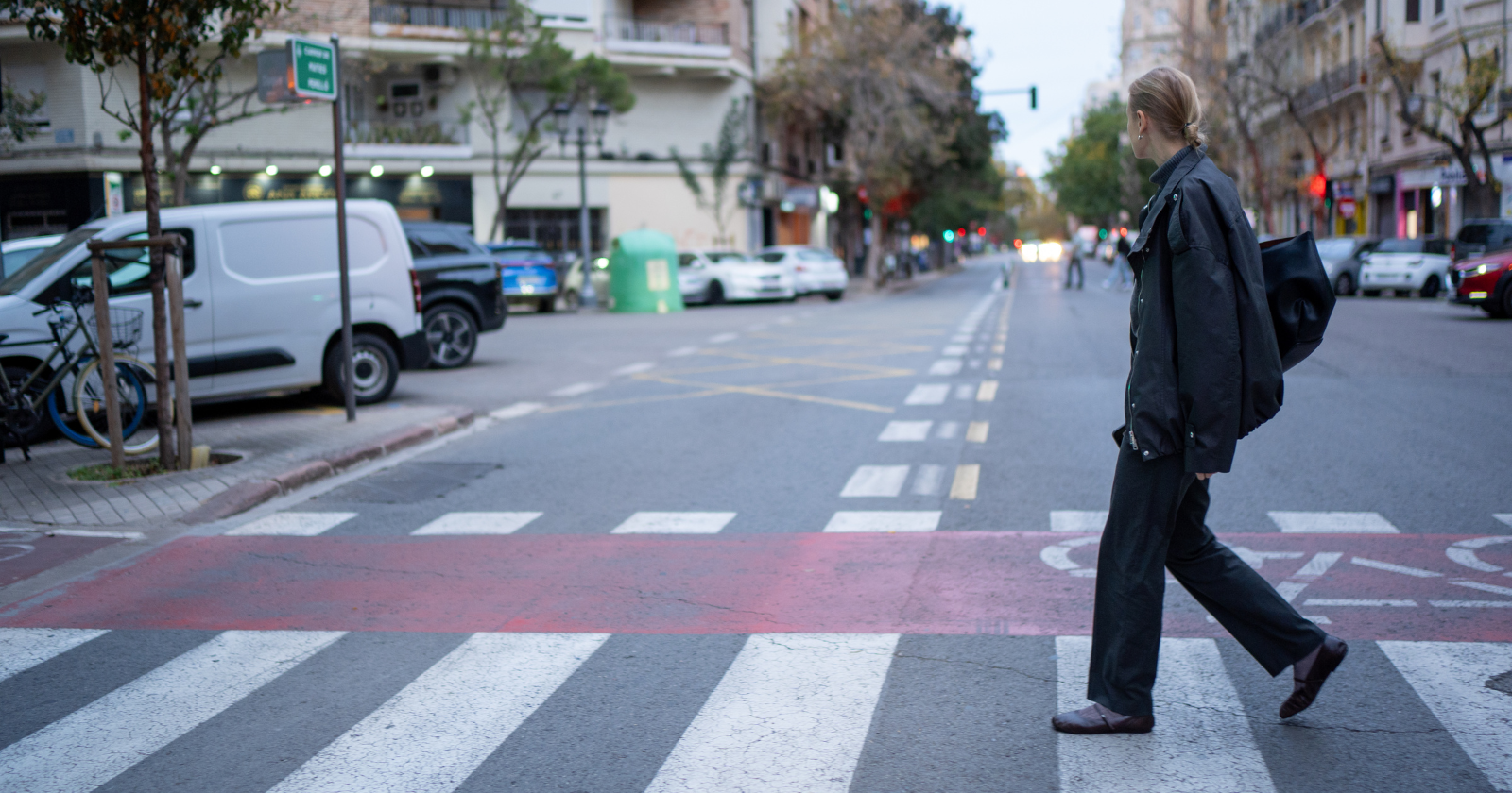 People who give a courtesy wave to drivers that let them pass usually display these 7 traits that reveal far more about their character than a single gesture in traffic ever should - Silicon Canals