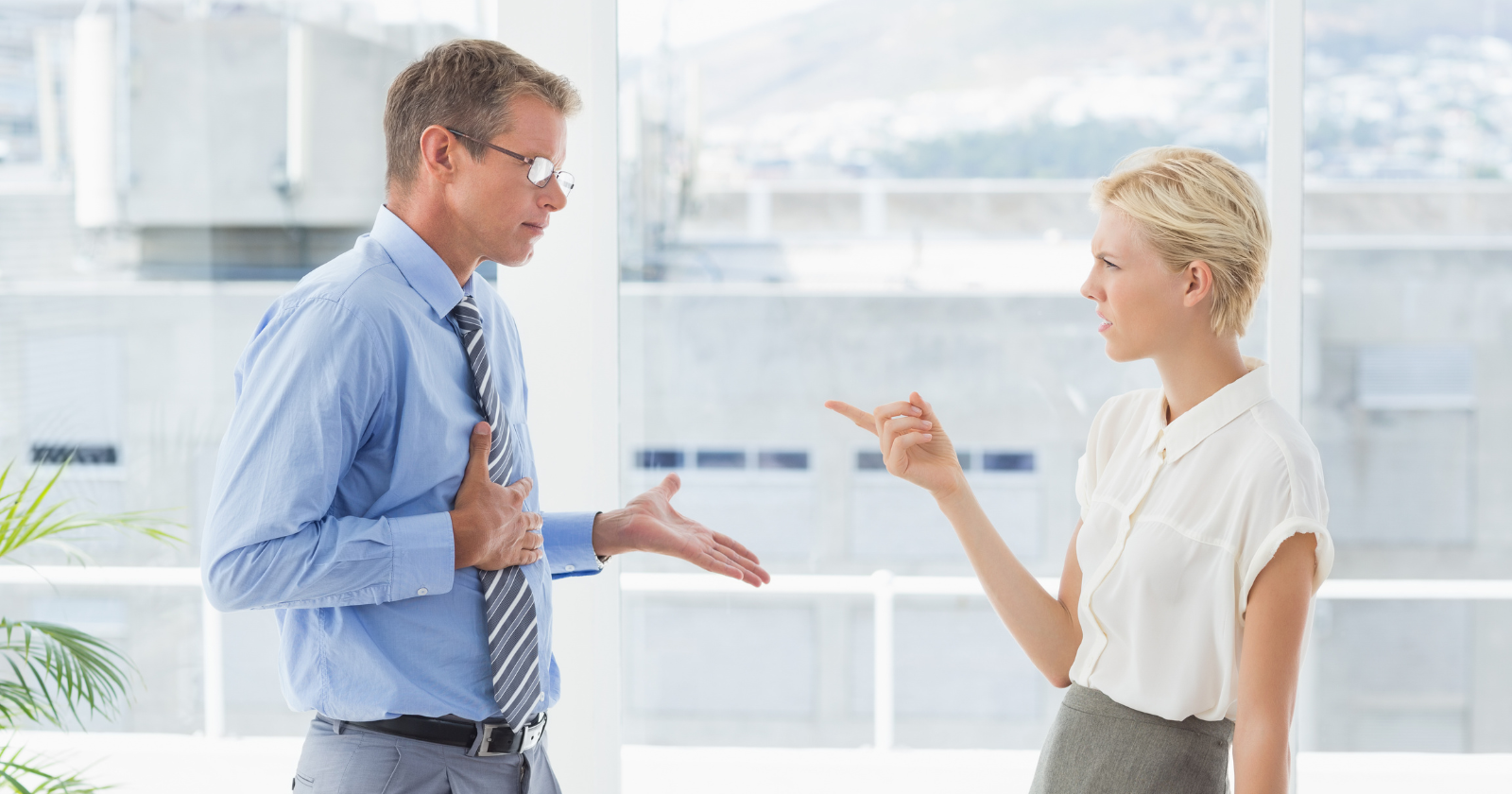 Psychology says people who aren’t genuinely kind are almost never mean in obvious ways — they operate through these 9 patterns subtle enough to make you feel crazy for noticing