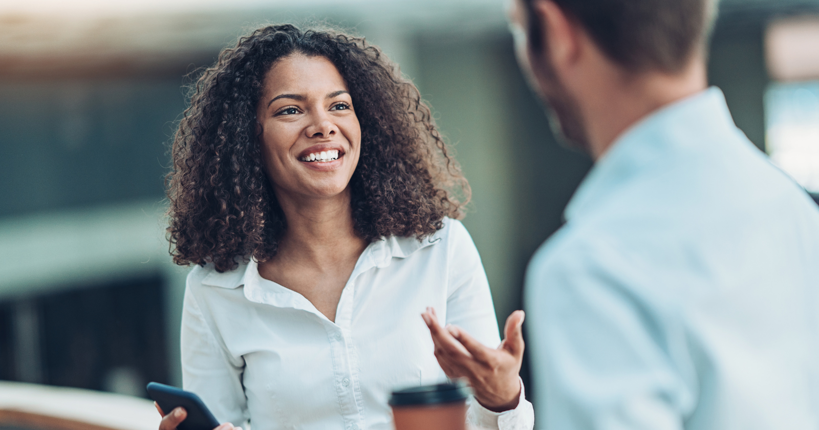 9 things people with genuinely high social intelligence never do in a conversation - and the one that separates them most clearly from people who are merely charming is something so subtle that most people have never consciously noticed it happening - Silicon Canals