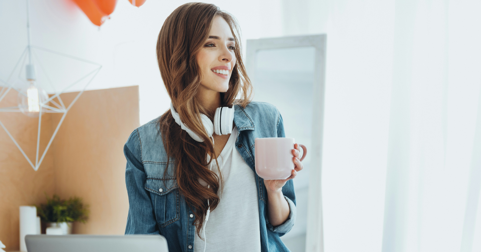 Psychology says the people who drink their coffee black with zero sugar aren’t more disciplined, more health-conscious, or more refined than everyone else, they’re the ones who quietly stopped sweetening things in general, the coffee, the answers, the apologies, and somewhere along the way decided they preferred the actual taste of things to the easier version