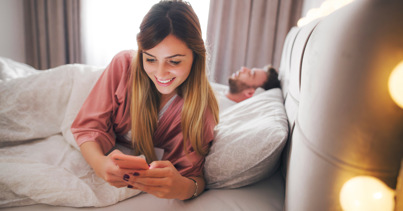 People who check their phone within five minutes of waking up are training their brain to start every day in reaction mode - and it's costing them more than they realize - Silicon Canals