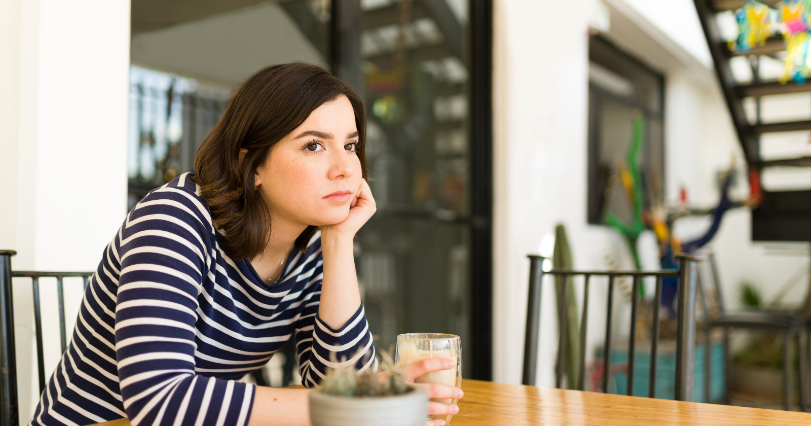 Psychology says good people with no close friends aren’t the difficult ones — they’re the ones who asked too little, gave too readily, made themselves so easy to be around that nobody ever felt the particular friction that closeness actually requires