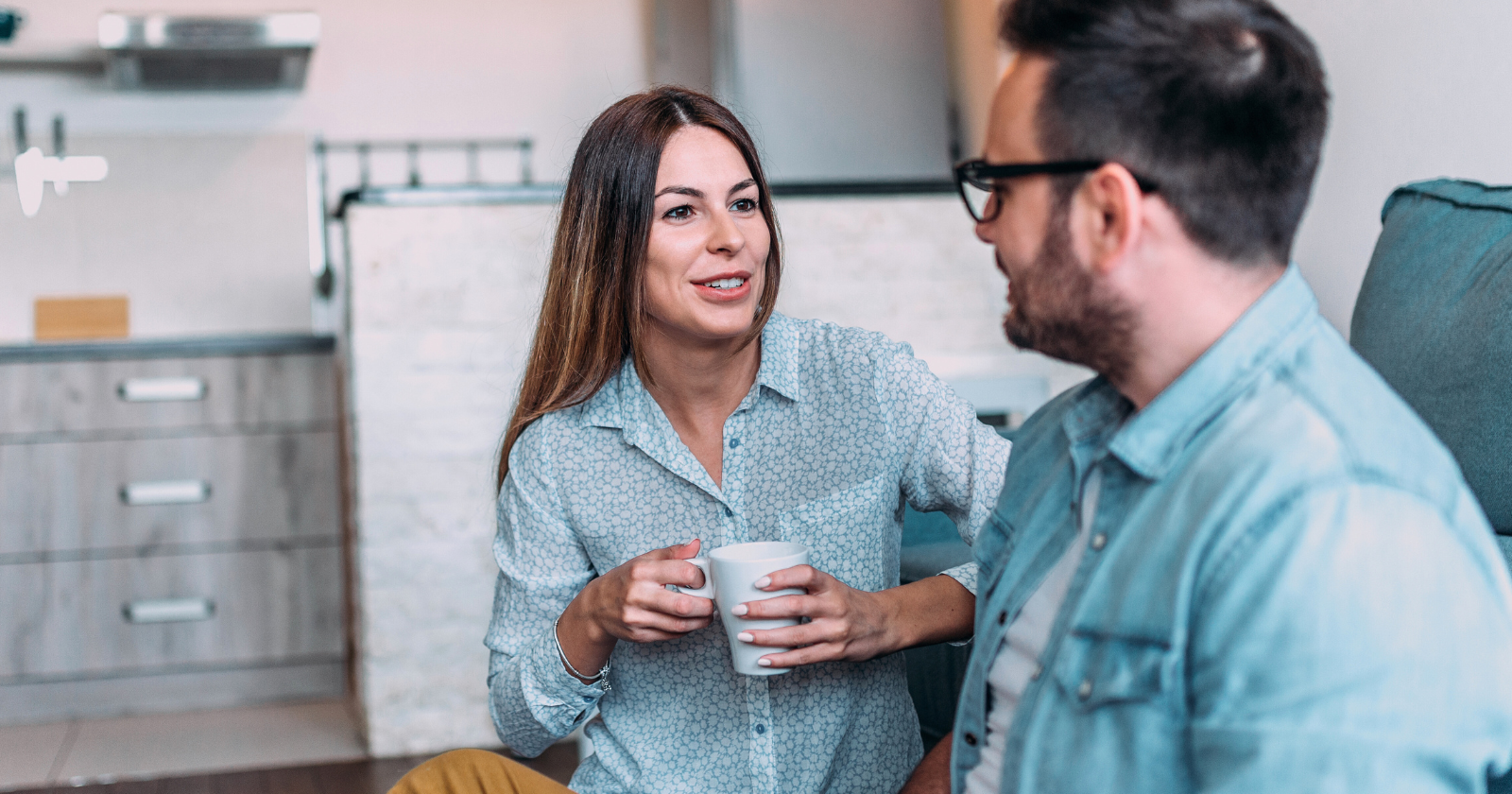 Psychology says the classiest people don’t deal with rudeness by firing back or rising above it, they do something quieter, they let the silence sit for one extra beat, answer the actual question underneath, and leave the room without ever making the rude person the main character of the story