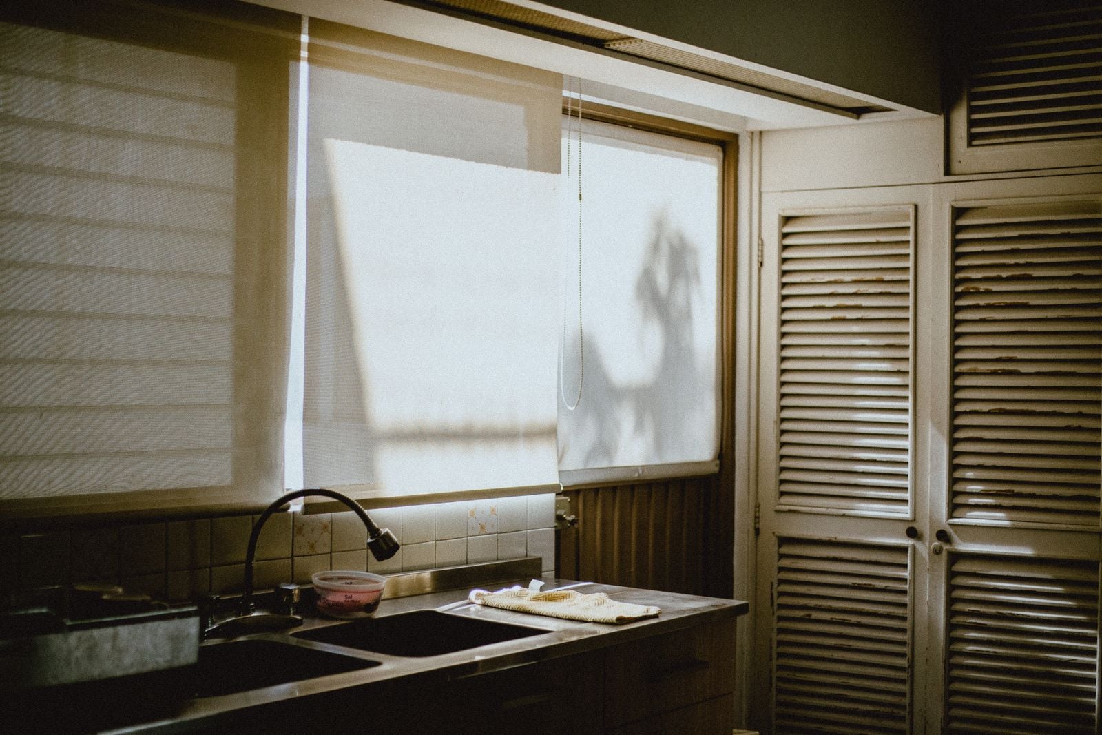 empty kitchen dawn