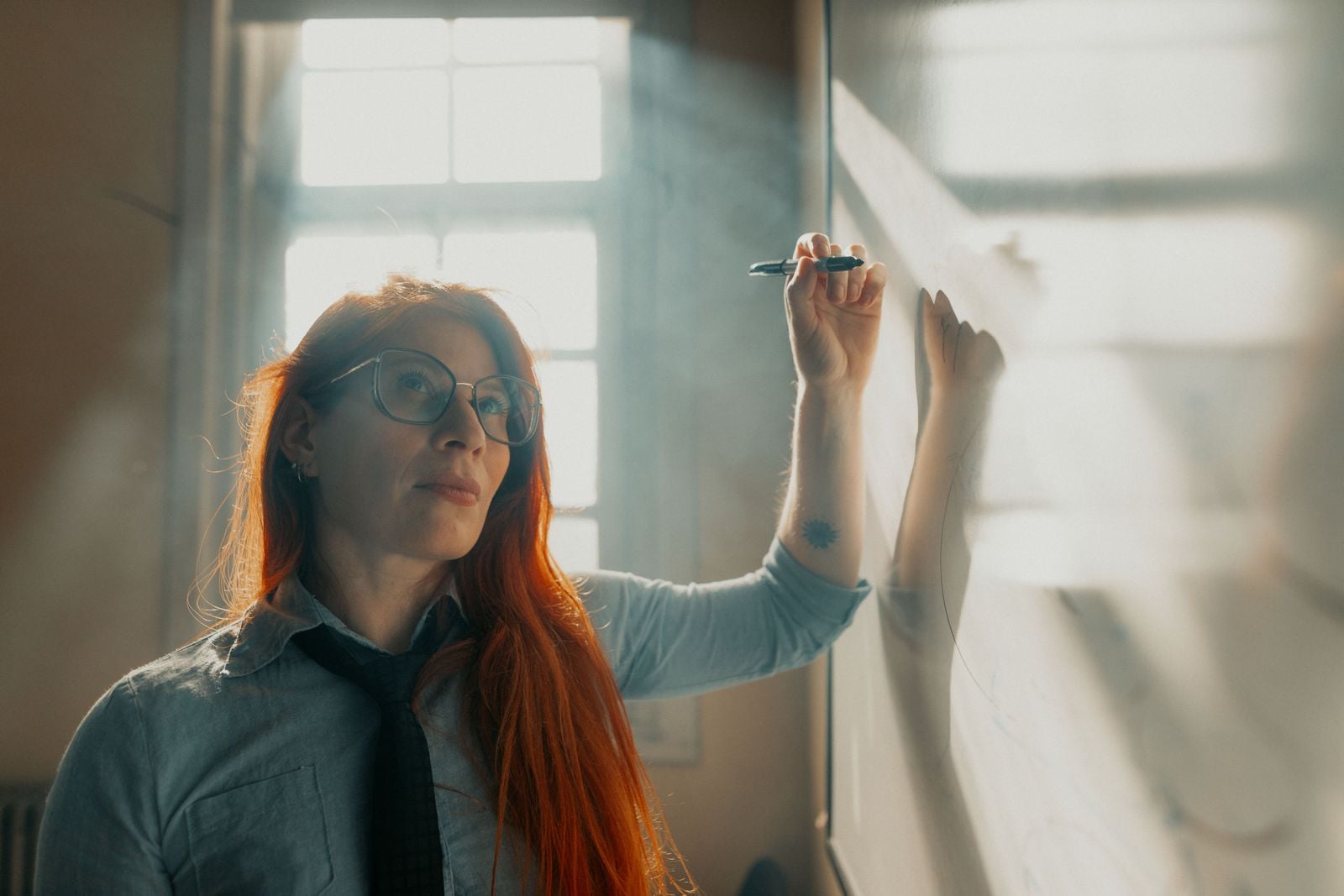Highly intelligent people are more likely to talk to themselves out loud, and cognitive research suggests this private narration actually improves problem-solving speed and working memory rather than signaling instability