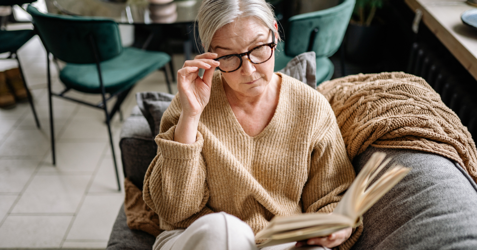 People who read books for as little as half an hour a day tend to live longer than non-readers, according to a Yale study of 3,635 older Americans followed for 12 years