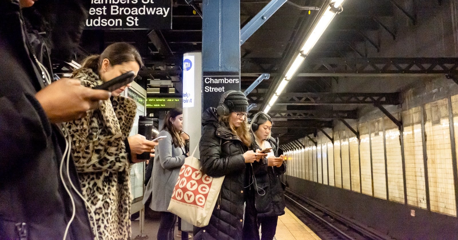 Scrolling Habits Linked to Attention, Compulsion Matters