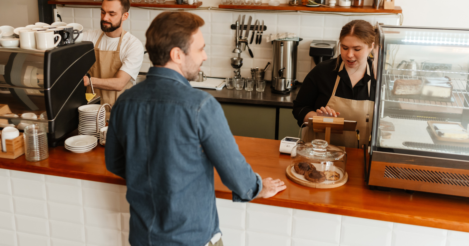 Psychology says people who say ‘please’ and ‘thank you’ without thinking twice usually learned it so early and so thoroughly that politeness stopped being manners and became something closer to instinct, like breathing out before breathing in