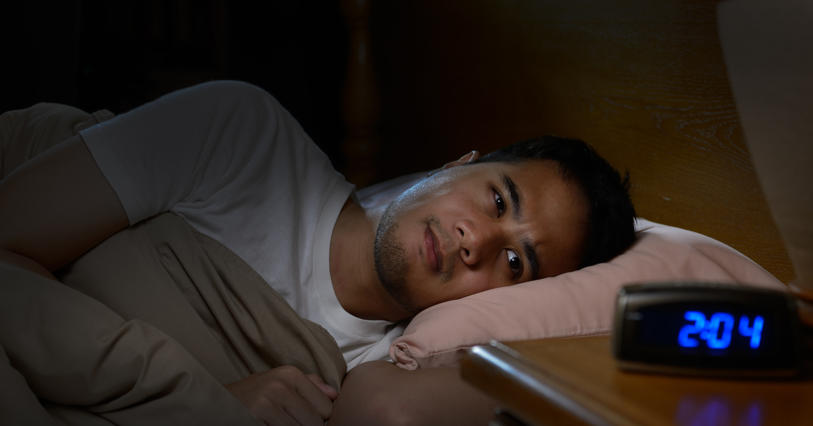 Psychology says people who find it almost impossible to sleep when something is unresolved — a conversation left hanging, a decision unmade — may not simply be anxious by nature; the brain tends to keep unfinished experiences mentally active, replaying them when the distractions of the day disappear
