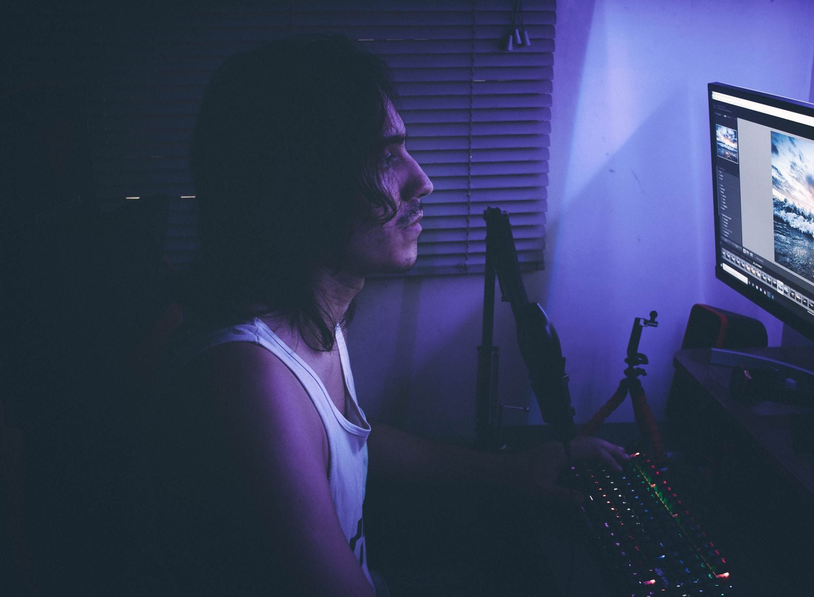 dark room screen