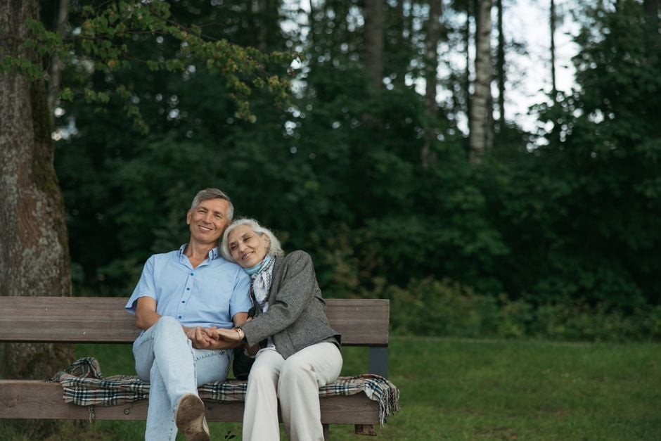 A 2020 study of Hungarian retirees found that people who chose to retire stayed measurably happier than those pushed out even eight to eleven years later, a gap that time alone never closed