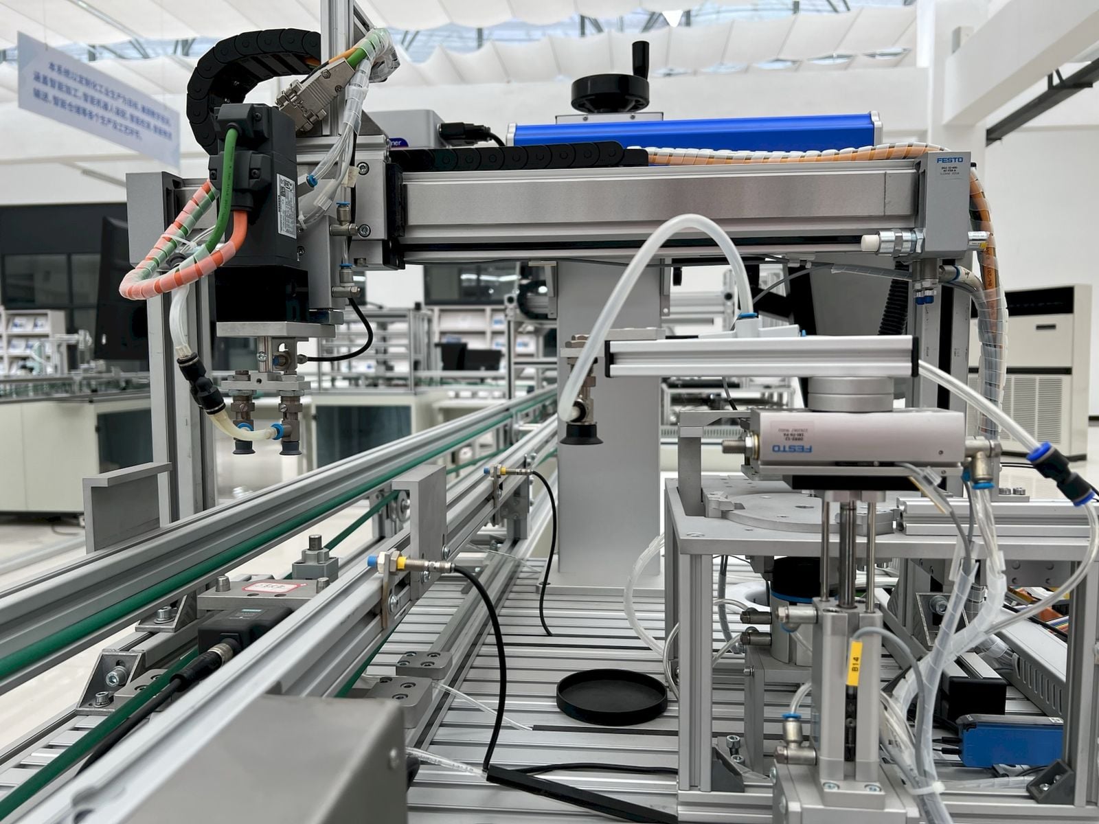 How does a single company in a Dutch town of roughly 48,000 people build the only machines able to print the world’s most advanced chips, with its newest model costing about €350 million?