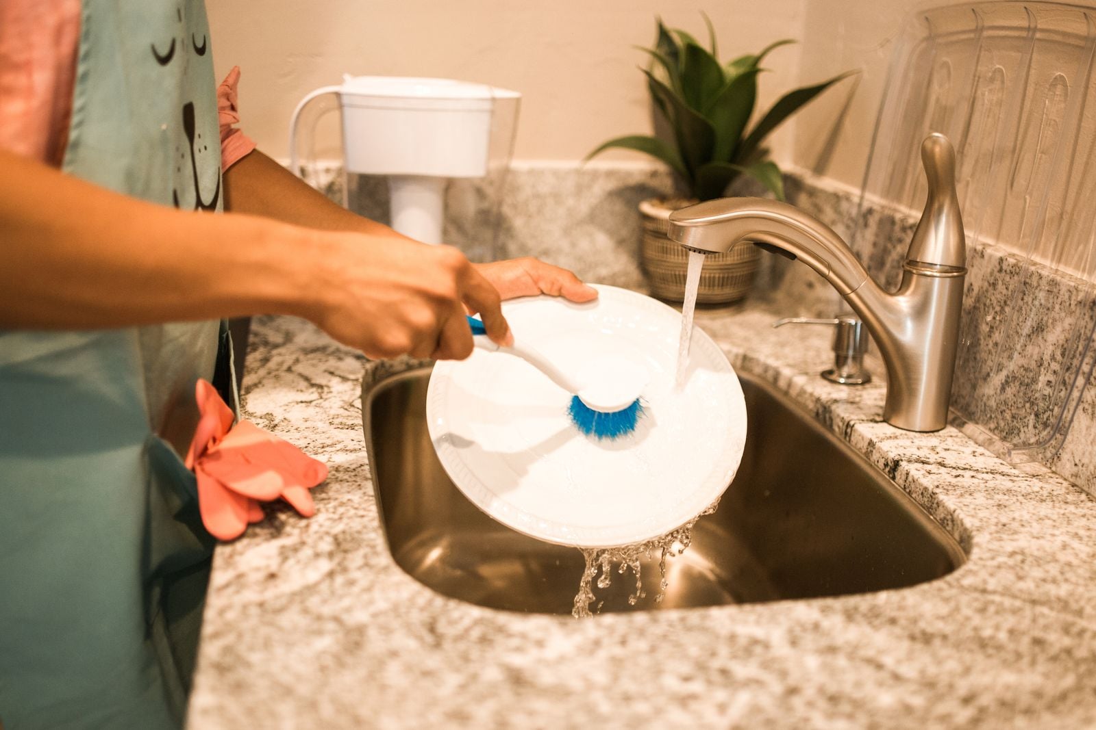 People who prefer washing dishes by hand aren't old-fashioned