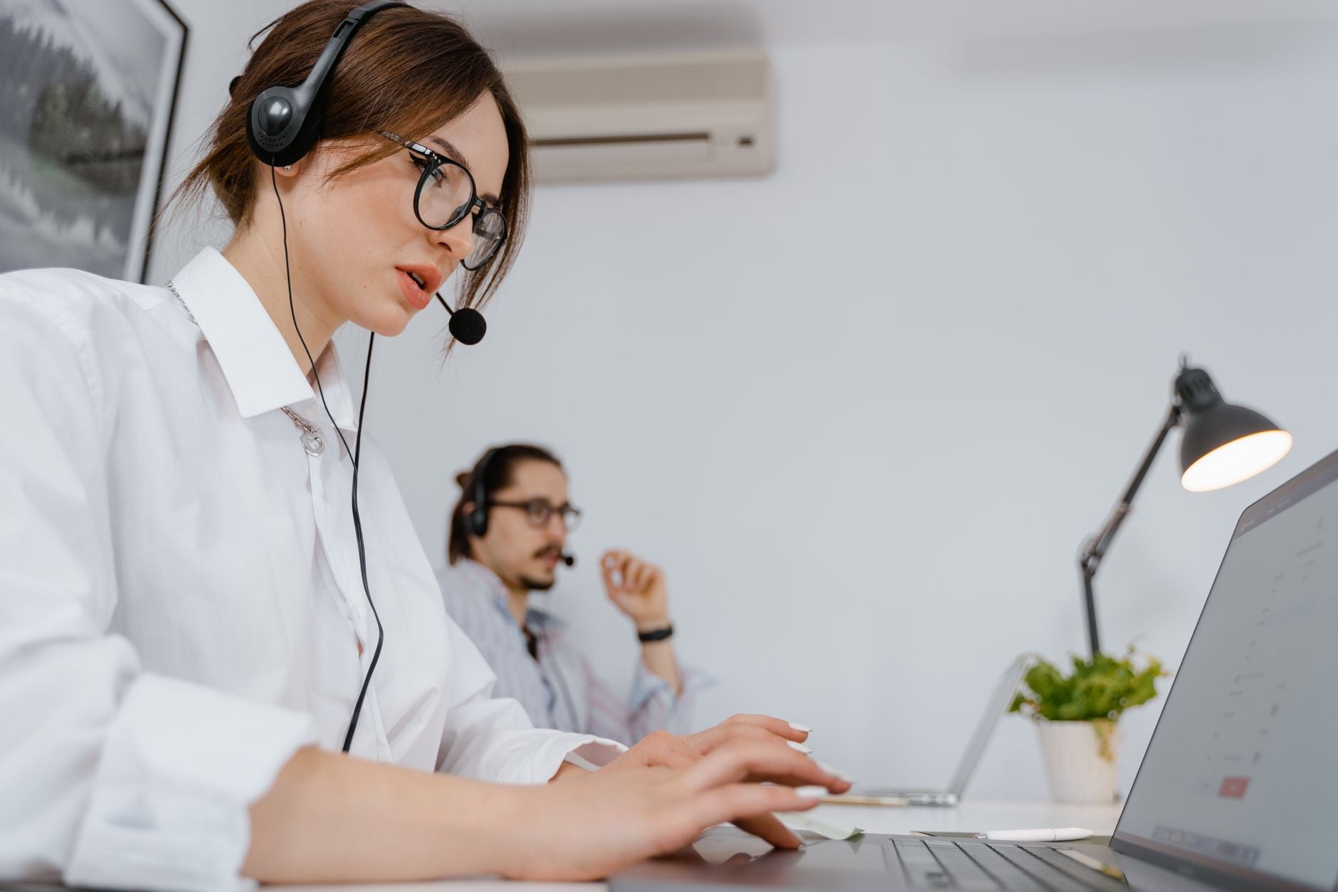 One of the counterintuitive findings from the primary wave of AI productiveness analysis is that the most important positive factors usually go to the individuals who have been weakest to start with — one research discovered productiveness jumped 34% for novice employees whereas skilled workers barely improved, suggesting AI could compress ability benefits that when took years to construct. One of the counterintuitive findings from the primary wave of AI productiveness analysis is that the most important positive factors usually go to the individuals who have been weakest to start with — one research discovered productiveness jumped 34% for novice employees whereas skilled workers barely improved, suggesting AI could compress ability benefits that when took years to construct.