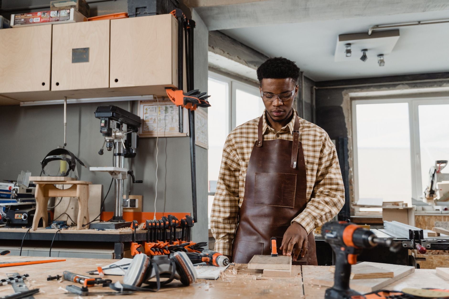 Still waiting to “find your passion” in your 30s? You may be looking for it backwards: research shows passion can grow with experience and mastery, while Georgetown professor Cal Newport argues that fulfilling careers are often built through skill first and passion later.