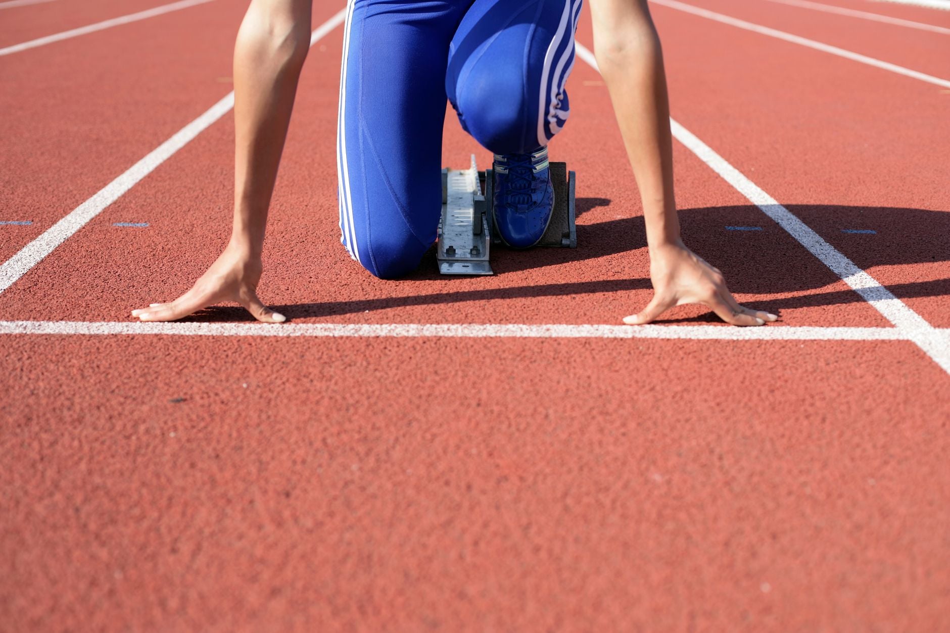 The claim that emotionally intelligent people dose themselves with a little stress to sharpen performance gets the mechanism slightly wrong: the evidence points less to controlling the amount of stress than to reappraising the arousal you already have as readiness rather than threat
