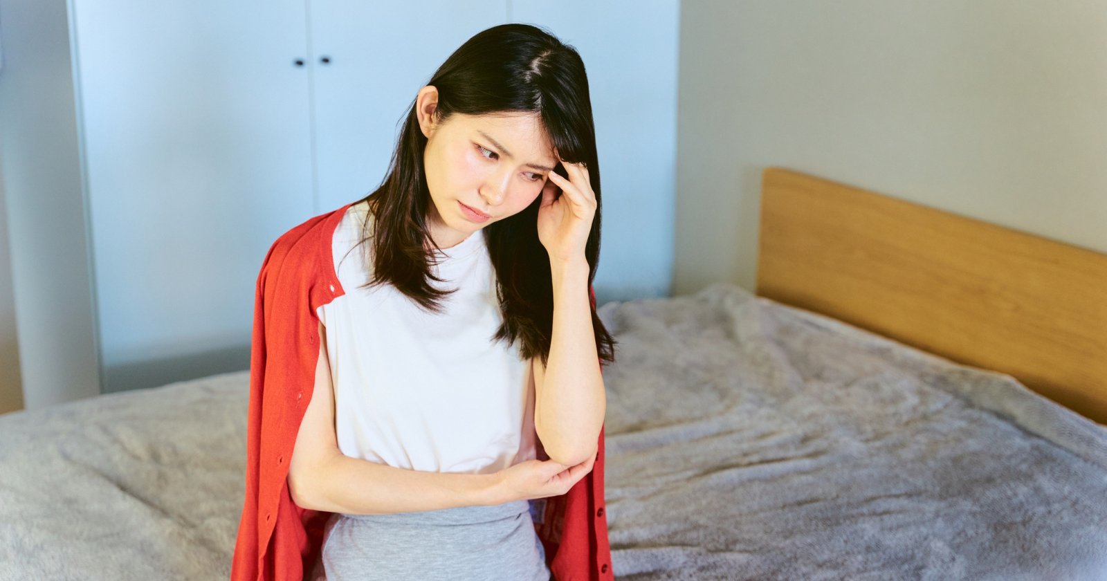 Psychology says people who over-explain themselves in ordinary conversations aren't insecure or needy — they often grew up with adults who required exhaustive justification before they would believe, help, or simply not punish